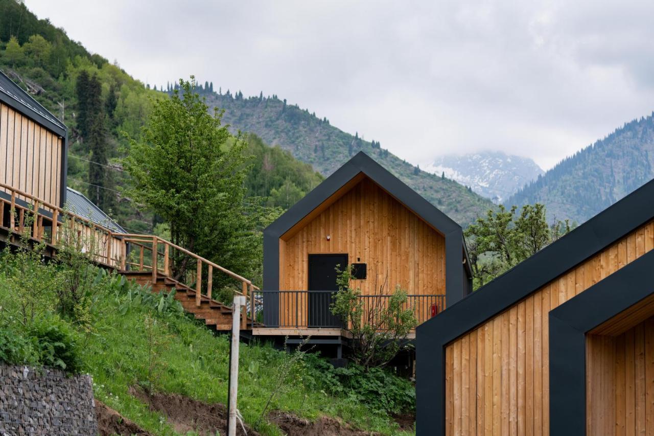 Qazaq Auyl Eco Hotel 阿拉木图 外观 照片
