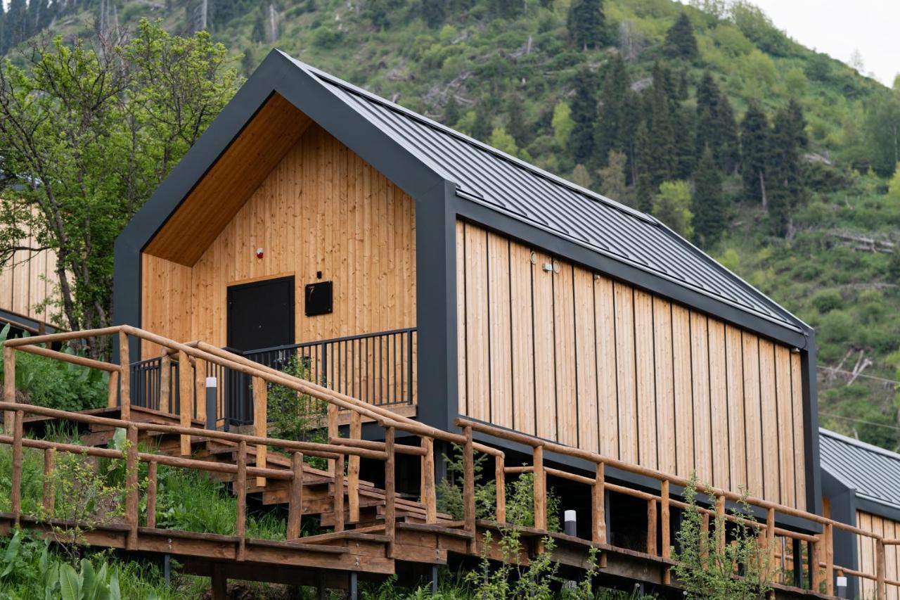 Qazaq Auyl Eco Hotel 阿拉木图 外观 照片