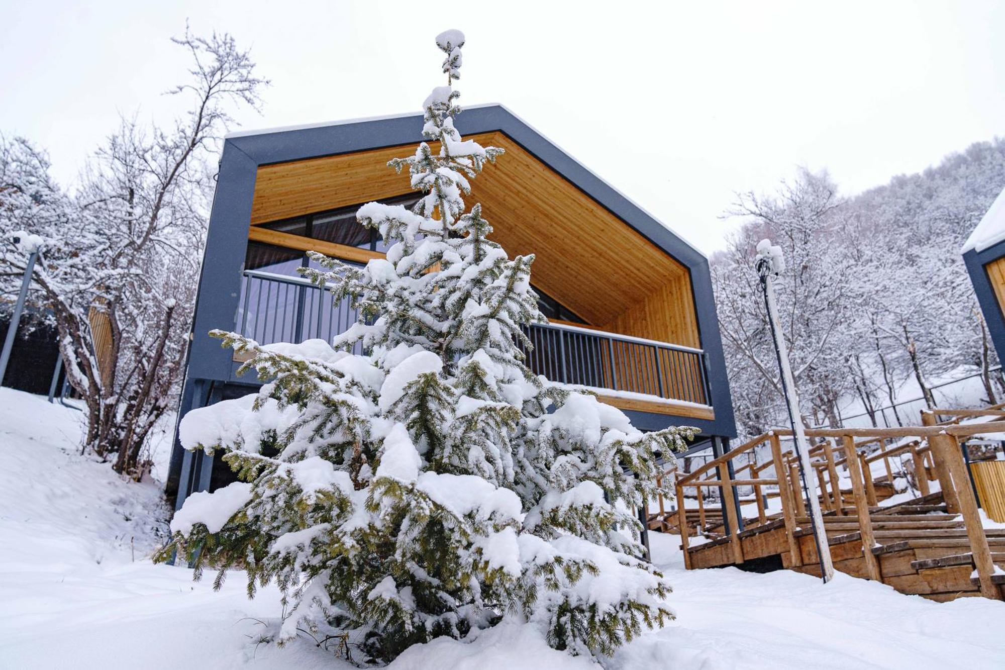 Qazaq Auyl Eco Hotel 阿拉木图 外观 照片