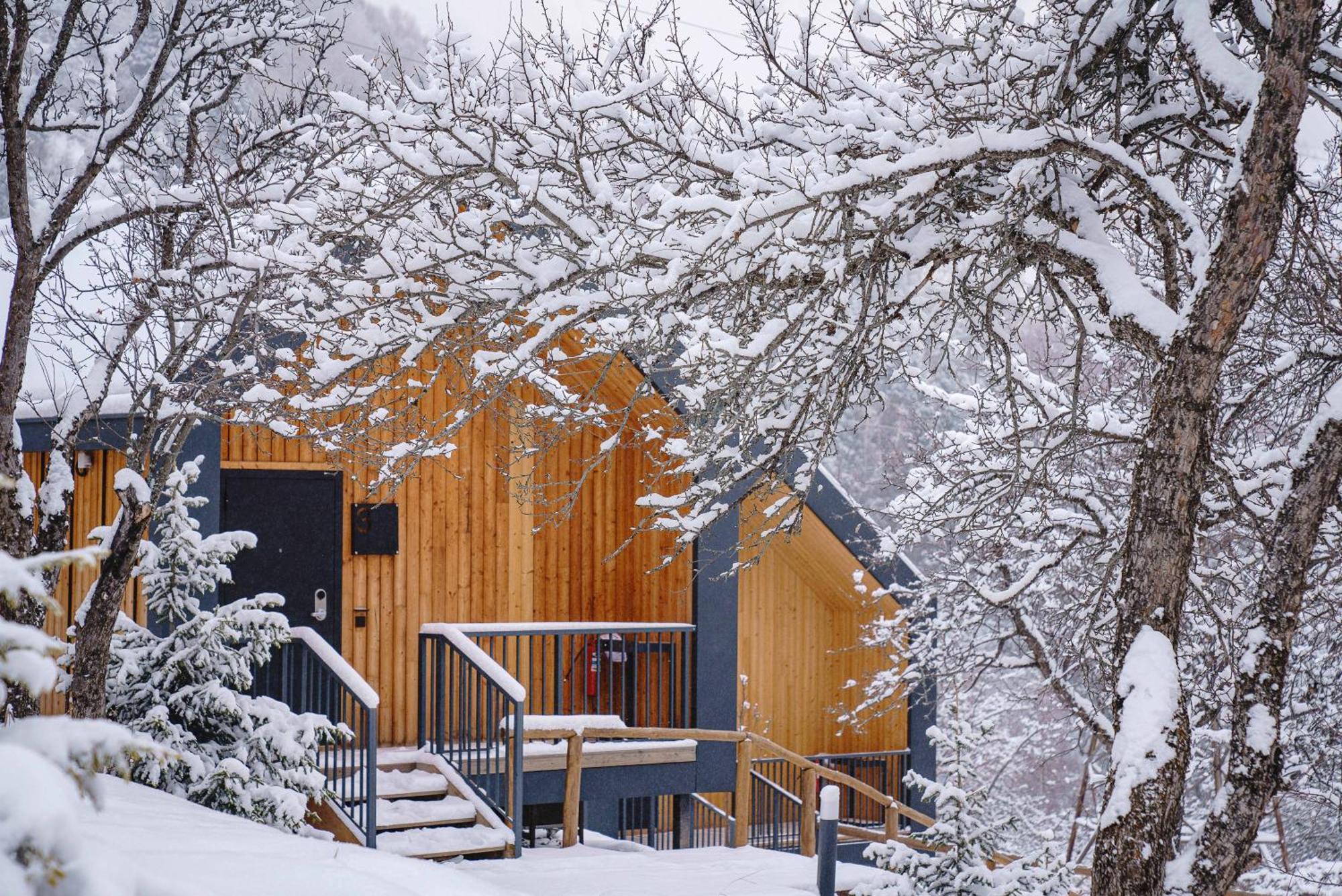 Qazaq Auyl Eco Hotel 阿拉木图 外观 照片