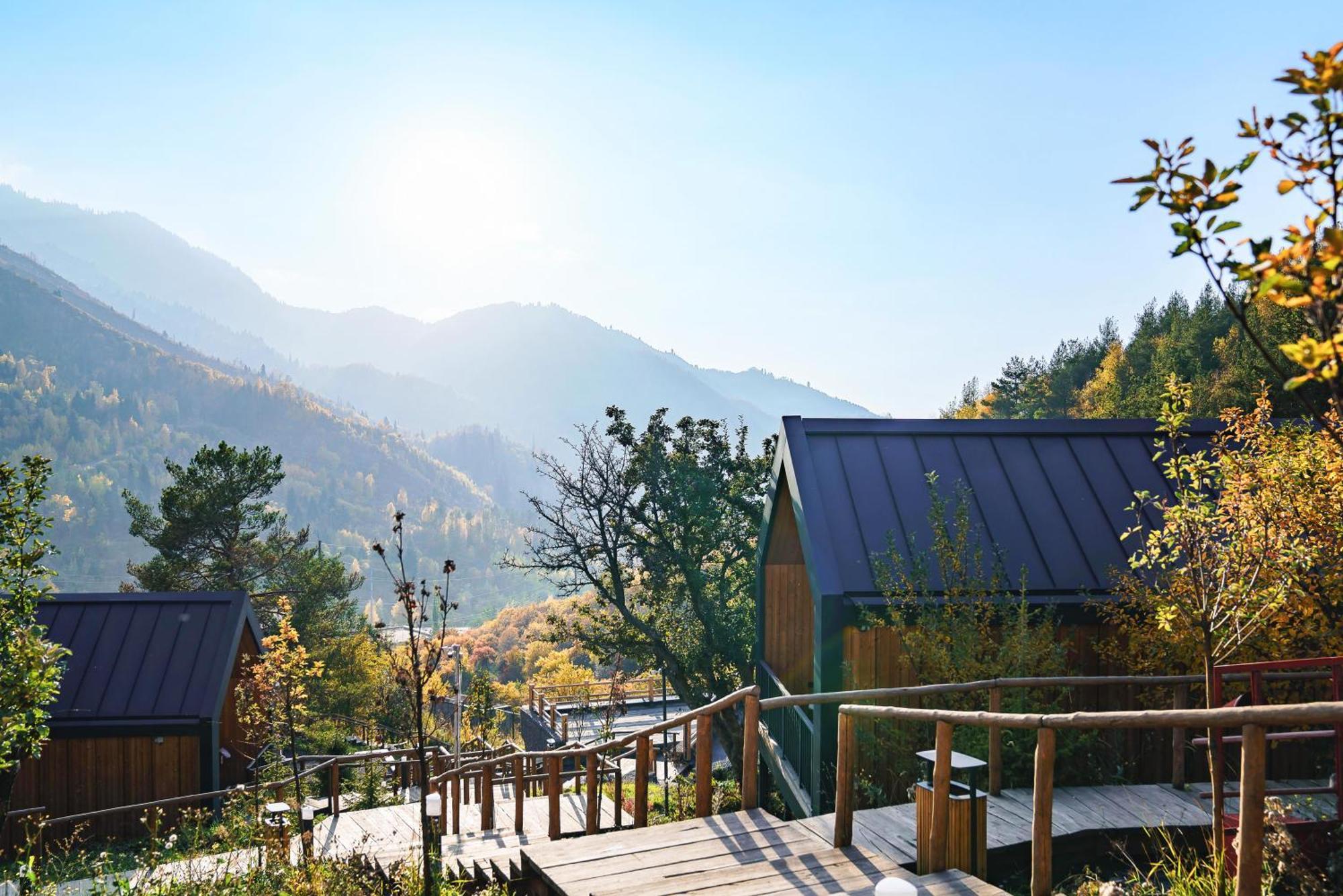 Qazaq Auyl Eco Hotel 阿拉木图 外观 照片