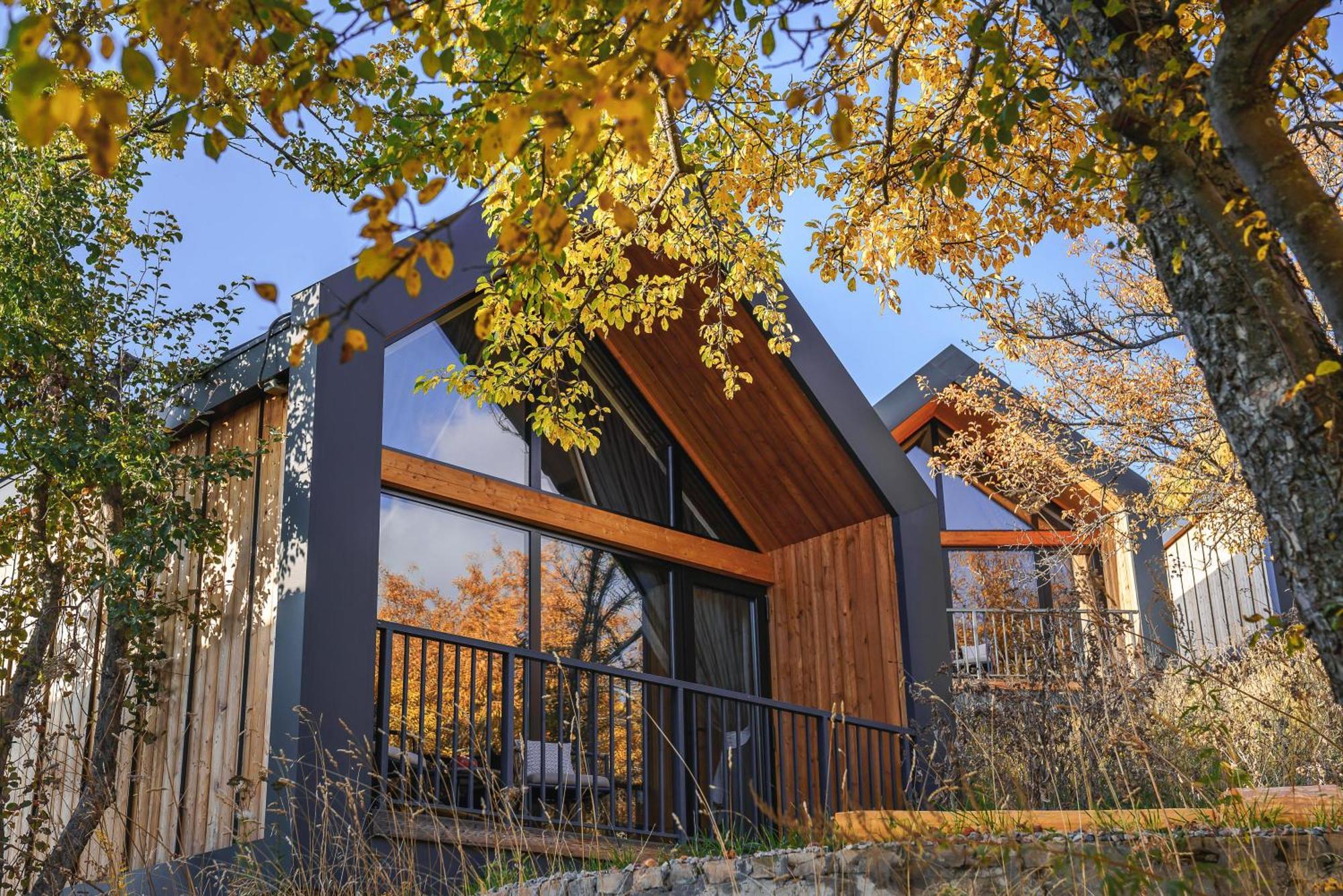 Qazaq Auyl Eco Hotel 阿拉木图 外观 照片