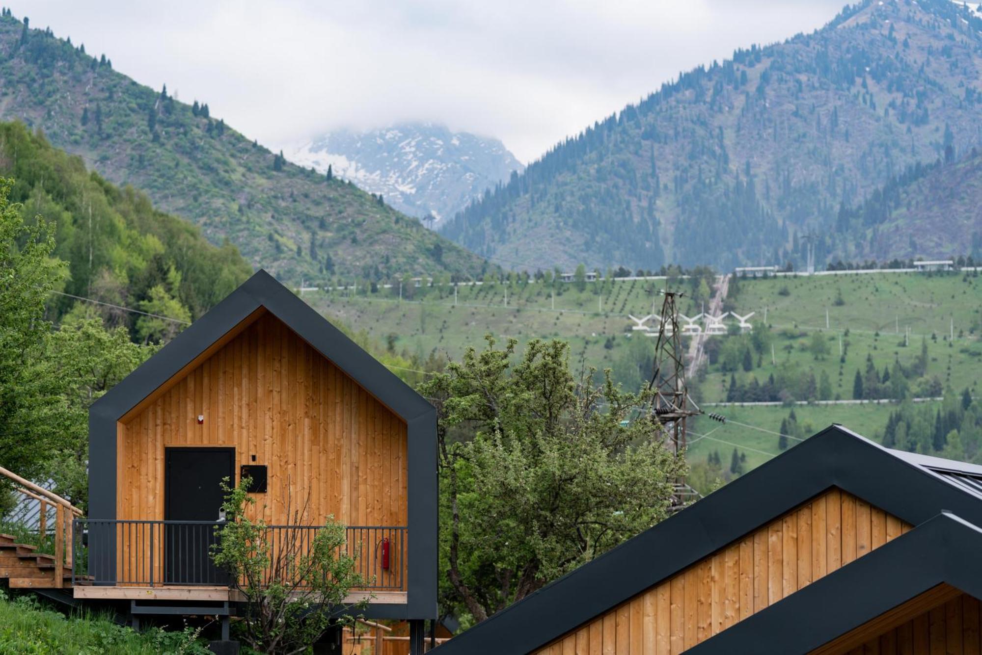 Qazaq Auyl Eco Hotel 阿拉木图 外观 照片