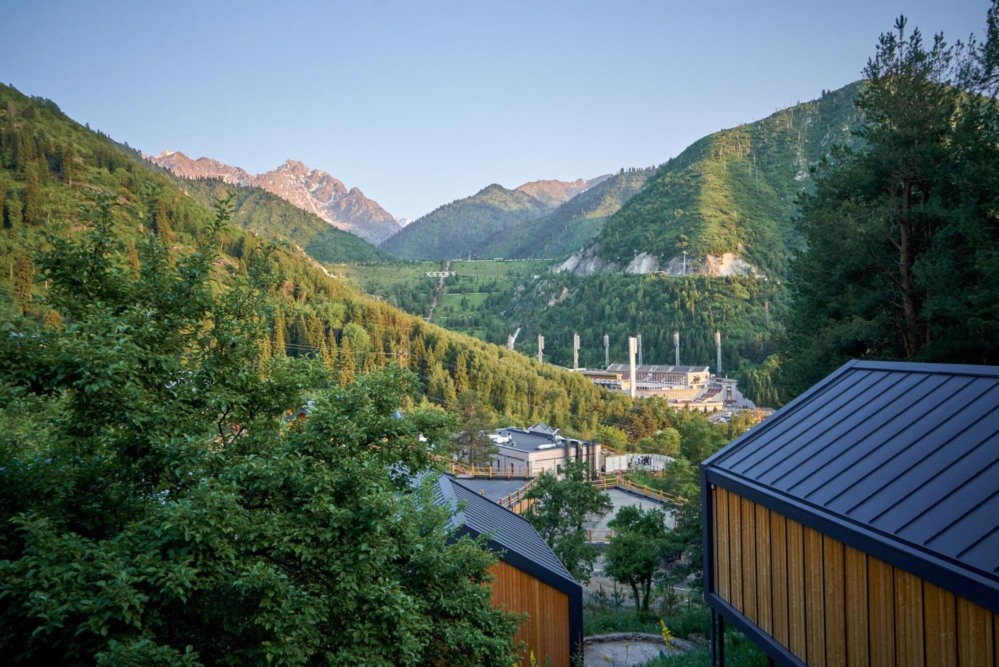 Qazaq Auyl Eco Hotel 阿拉木图 外观 照片