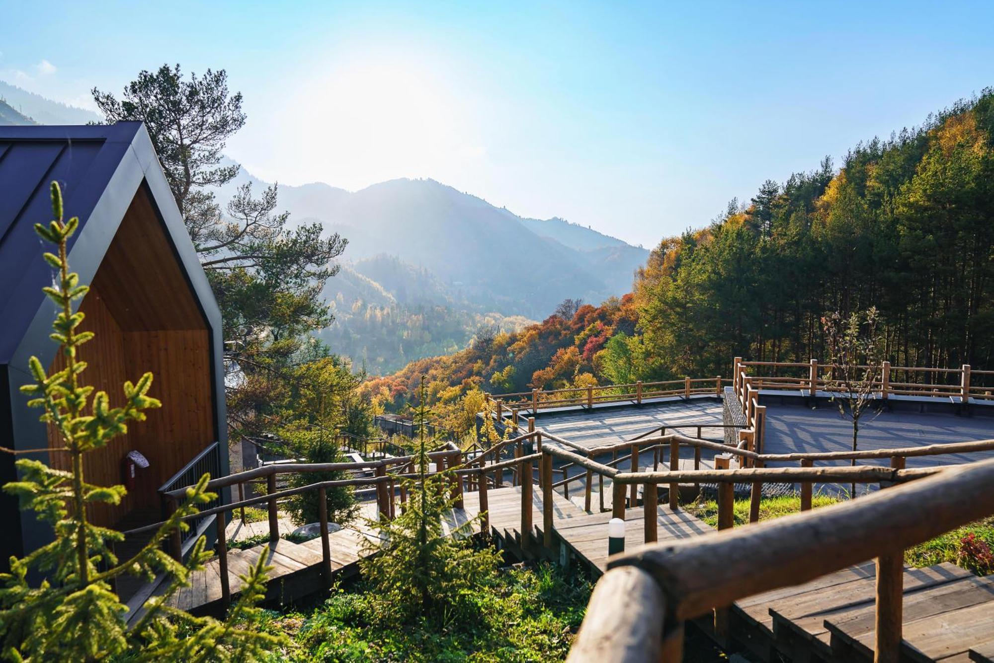Qazaq Auyl Eco Hotel 阿拉木图 外观 照片